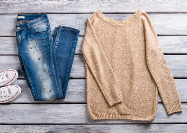 jeans and beige pullover