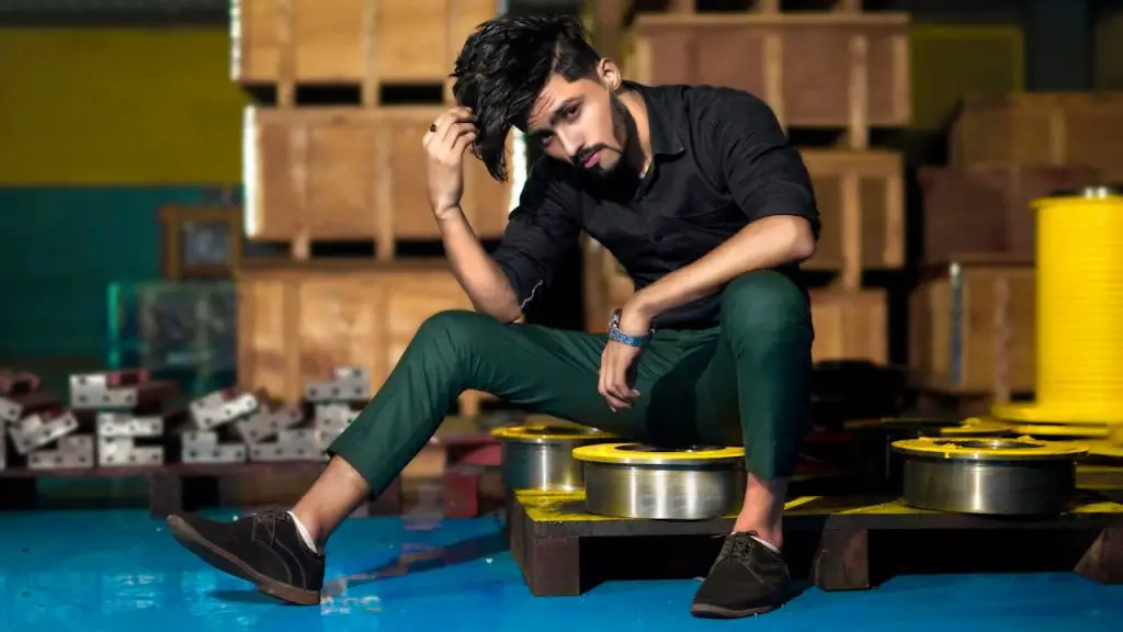 guy wearing green pants